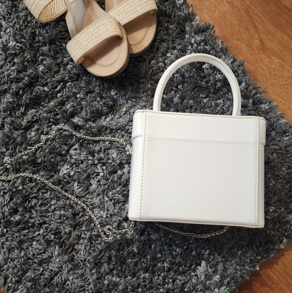 Urban Outfitters White Chain HandbagVery good condition - Picture 7 of 9